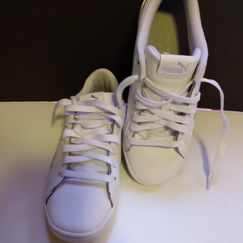 White and silver 7.5 Puma tennis shoes